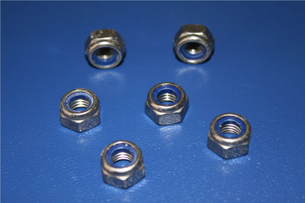100 Stück DIN 985 - M4 - A2 - Edelstahl